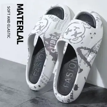 Chinelos antiderrapantes padrão de desenhos animados para homens e mulheres, ao ar livre, rua, praia, banheiro, casal, banheiro, verão