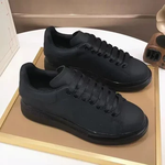 Sapatilhas de couro com renda para homens e mulheres, sapatos casuais luxuosos de camurça veludo preto e branco, sapato designer de moda