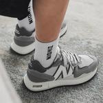 Tênis de corrida respirável masculino e feminino, tênis de casal, tênis de tabuleiro respirável, malha da moda, ao ar livre, alta qualidade, clássico, quatro estações