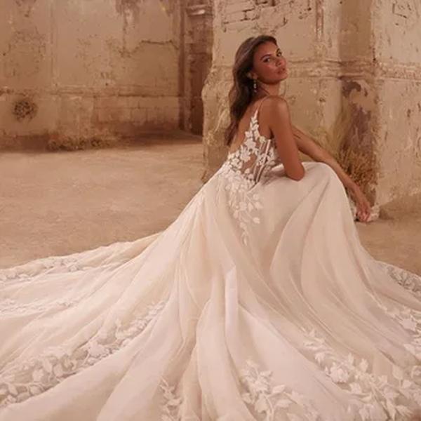 Boho V-Neck Vestidos De Noiva, Correias De Espaguete, Apliques, Espartilho, Vestido De Noiva De Tule, Comprimento Do Pavimento Do Laço