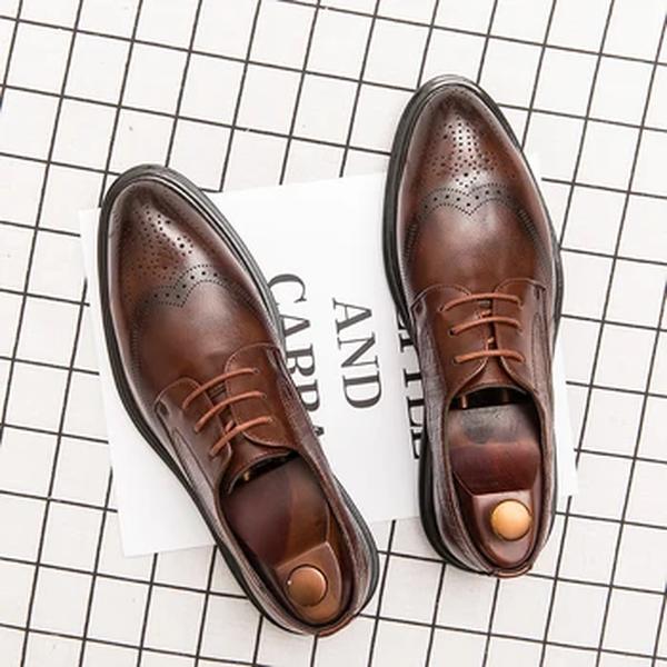 Cavalheiro moda casamento derby italiano brogue homem formal designer oxfords vestido de negócios sapatos de couro casuais para homens mocassins